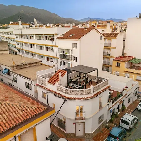 Townhouse Large Solarium Bbq بيت للعطل